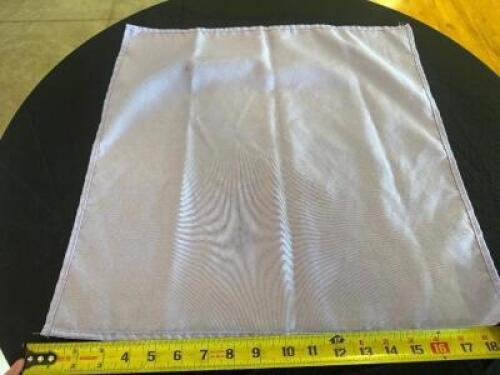 DESCRIPTION (300) 18" X 18" OFF WHITE LINEN NAPKINS THIS LOT IS: SOLD BY THE PIECE LOCATION FLOOR 6 QTY 300