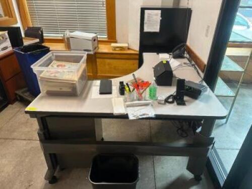 DESCRIPTION 60" X 60" L SHAPED COMPOSITE WORK STATION ADDITIONAL INFORMATION W/ CHAIR THIS LOT IS: SOLD BY THE PIECE LOCATION OFFICE QTY 1