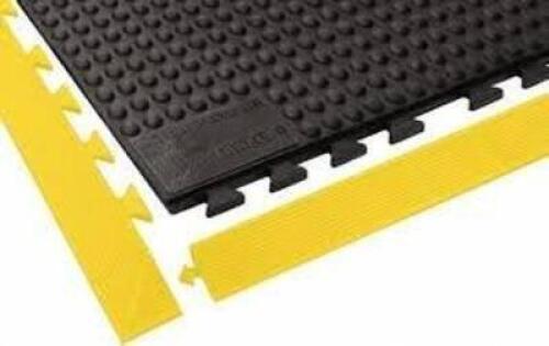DESCRIPTION: (4) CONNECTING ANTI-FATIGUE MAT BRAND/MODEL: WEARWELL #78285319 INFORMATION: BLACK SIZE: 5/8" X 1' X 3' RETAIL$: $189.99 EA QTY: 4