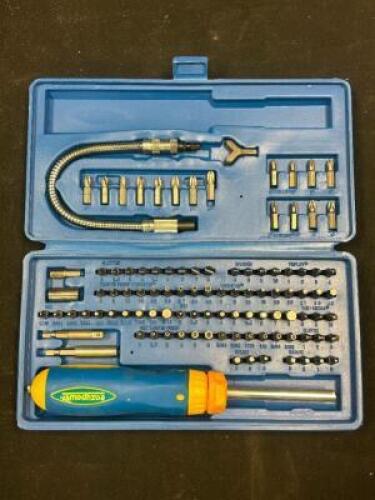 RATCHETING SCREWDRIVER SET WITH HARD SHELL CASE
