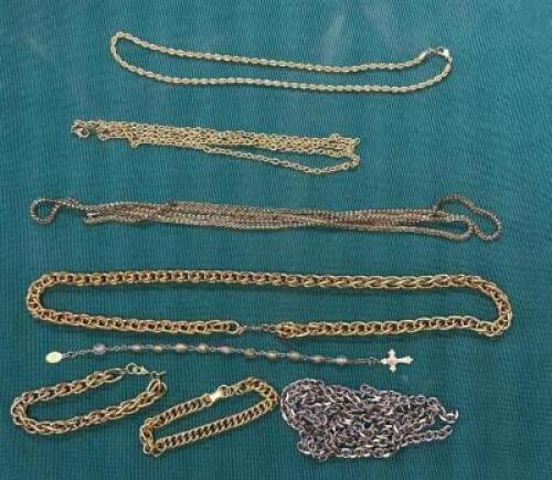 ASSORTED JEWELRY