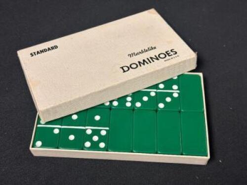 VINTAGE MARBLELIKE DOMINOES SET