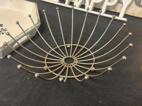 WIRE FRUIT BASKET