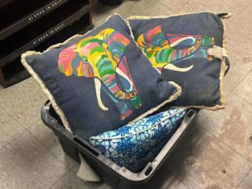 (4) - PATIO PILLOWS