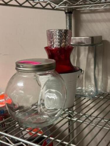 ASSORTED DECOR