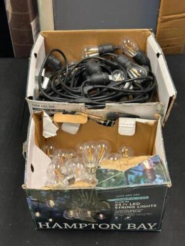 24 FT. STRING LIGHT WITH LARGE GROUP OF REPLACEMENT BULBS