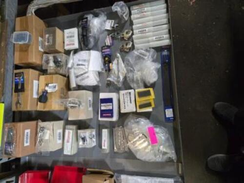 DESCRIPTION: (1) TABLE OF MISC ITEMS BRAND/MODEL: MANY INFORMATION: MUST COME INSPECT QTY: 1