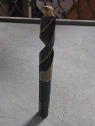 DESCRIPTION: (2) REDUCED SHANK DRILL BITS BRAND MODEL DRILLCO 1000N133 SIZE: 33/64" DIA RETAIL$: $59.89 QTY: 2