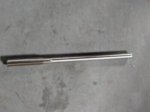 DESCRIPTION: (1) HSS CHUCKING REAMER BRAND MODEL MADE IN USA 433 4880 SIZE: 0.3880' dia RETAIL$: $62.10 QTY: 1