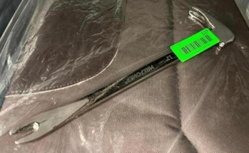 NAIL PULLING TOOL