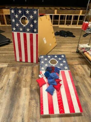 CORN HOLE GAME SET W/ BAGS.