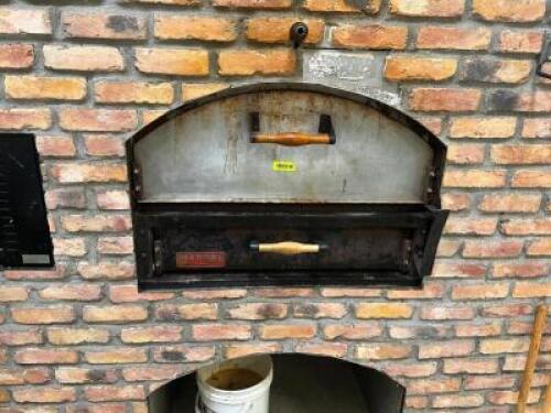 DESCRIPTION MARSAL MB 42 190,000 BTU GAS BRICKED LINE PIZZA OVEN BRAND / MODEL: MARSAL MB 42 ADDITIONAL INFORMATION SN# 115, NATURAL GAS. WINNING BIDD