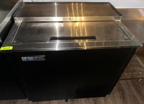 DESCRIPTION 2022 MOTAK 46" GLASS FROSTER BRAND / MODEL: MOTAK MGF-36-X ADDITIONAL INFORMATION 115 VOLT, 1 PHASE. ON AND WORKING. RETAILS NEW FOR $1350
