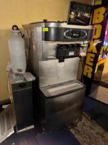 DESCRIPTION TAYLOR CROWNE C712-33 SOFT SERVE ICE CREAM MACHINE W/ SANITIZER TANK ATTACHMENT, BRAND / MODEL: CROWNE C712-33 ADDITIONAL INFORMATION 230