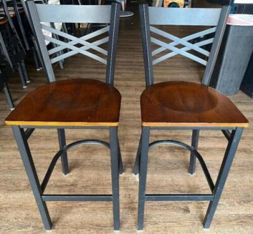 DESCRIPTION (4) CROSS BACK 30" METAL BAR STOOLS W/ WOODEN SEATS. ADDITIONAL INFORMATION NEW IN 2022. RETAIL FOR $96 PER STOOL THIS LOT IS: SOLD BY THE