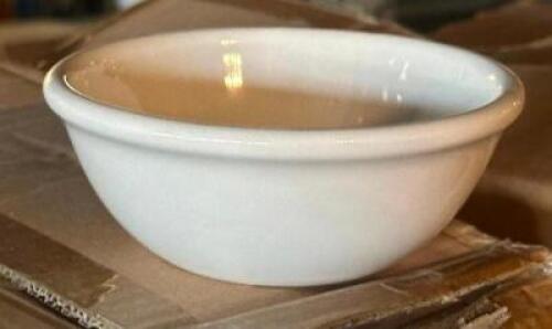 DESCRIPTION: 36 CT. FULL CASE OF DINNERWARE BRAND / MODEL: CORE LOCATION: TABLES THIS LOT IS: ONE MONEY QTY: 1