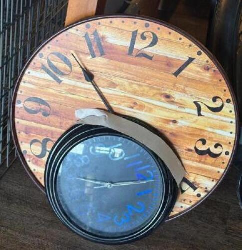 DESCRIPTION: (2) - CLOCKS LOCATION: TABLES THIS LOT IS: SOLD BY THE PIECE QTY: 2
