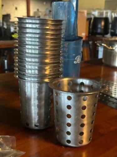 DESCRIPTION: (16) - FLATWARE INSERTS LOCATION: TABLES THIS LOT IS: SOLD BY THE PIECE QTY: 16