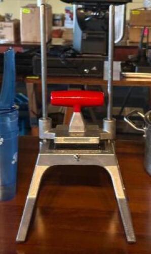 DESCRIPTION: INSTA CUT MANUAL DICER LOCATION: TABLES THIS LOT IS: ONE MONEY QTY: 1