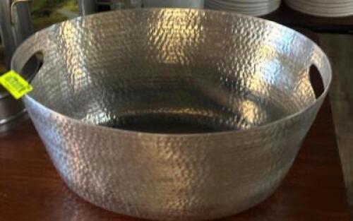 DESCRIPTION: ICE BUCKET WITH SCOOP LOCATION: TABLES THIS LOT IS: ONE MONEY QTY: 1