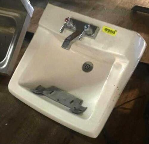 DESCRIPTION: SINK LOCATION: TABLES THIS LOT IS: ONE MONEY QTY: 1
