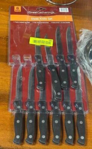 DESCRIPTION: ASSORTED STEAK KNIVES LOCATION: TABLES THIS LOT IS: ONE MONEY QTY: 1