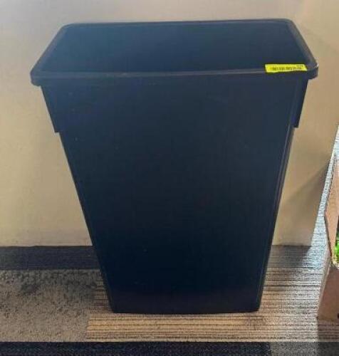 DESCRIPTION: WASTE BIN LOCATION: REWARDS COUNTER THIS LOT IS: ONE MONEY QTY: 1