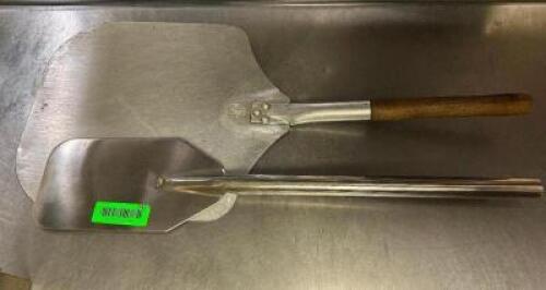 DESCRIPTION (2) SHORT HANDLE STAINLESS PIZZA PADDLES THIS LOT IS: SOLD BY THE PIECE LOCATION KITCHEN QTY 2