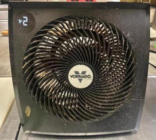 DESCRIPTION VORNADO 12" FAN BRAND / MODEL: VORNADO LOCATION KITCHEN QTY 1