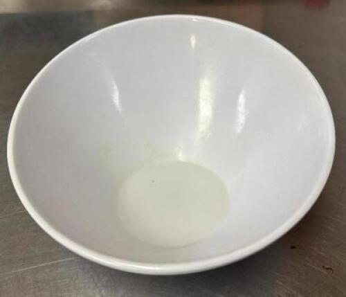 DESCRIPTION (12) 8" PLASTIC SALAD BOWLS THIS LOT IS: SOLD BY THE PIECE SIZE 8" LOCATION KITCHEN QTY 12