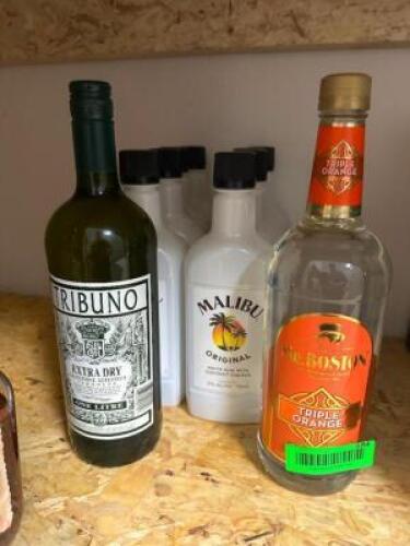 DESCRIPTION (8) ASSORTED BOTTLES OF BAREFOOT WINE. THIS LOT IS: SOLD BY THE PIECE LOCATION OFFICE QTY 8