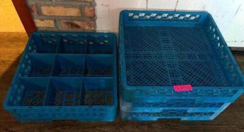 DESCRIPTION (4) ASSORTED GLASS / DISHWASHER RACKS THIS LOT IS: SOILD BY THE PIECE LOCATION BAR QTY 4