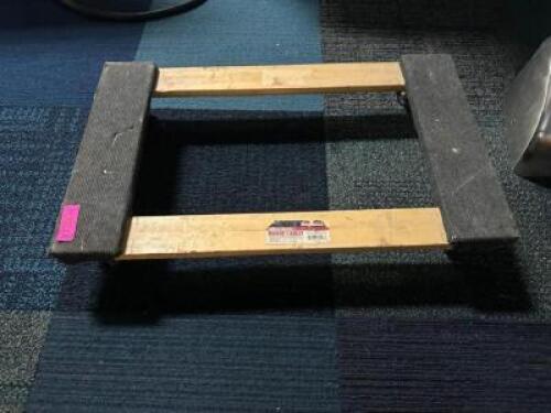 DESCRIPTION FOUR-WAY DOLLY LOCATION MAIN SEATING QTY 1