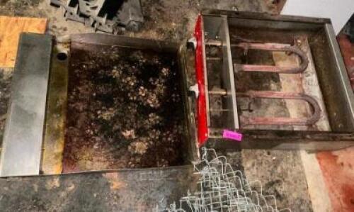 DESCRIPTION AVANTCO 24" FLAT GRILL BRAND / MODEL: AVANTCO ADDITIONAL INFORMATION TAKEN APART. WORKING ORDER UNKNOWN LOCATION WAREHOUSE QTY 1