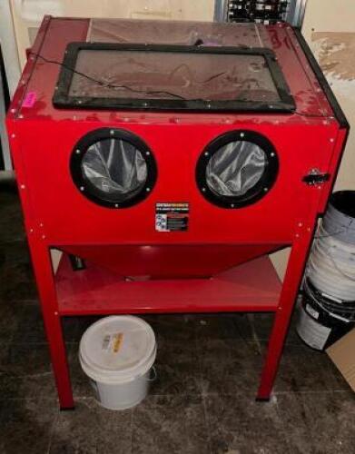 DESCRIPTION CENTRAL PNEUMATIC 40 LB. BLAST CABINET BRAND / MODEL: M# 68893 LOCATION WAREHOUSE QTY 1