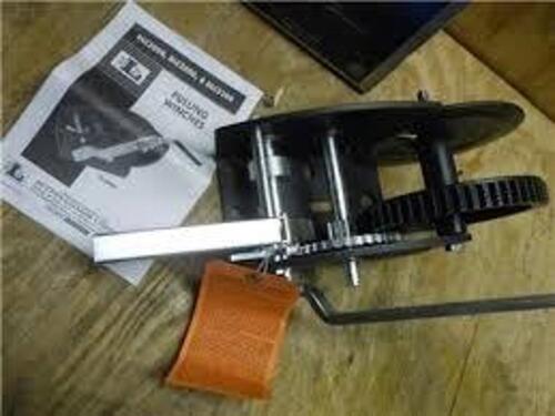 DESCRIPTION: (1) HAND WINCH BRAND/MODEL: DUTTON-LAINSON #DLC1800 INFORMATION: POWDER MATTE BLACK RETAIL$: $89.99 EA QTY: 1