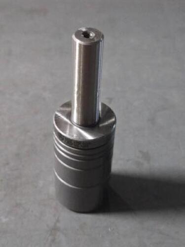 DESCRIPTION: (1) STUB STYLE MILLING MACHINE ARBOR BRAND MODEL BISON 7-072-015 SIZE: 1/2" TO 3/4" RETAIL$: $198.17 QTY: 1