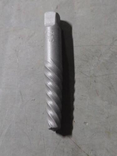 DESCRIPTION: (6) SPIRAL FLUTE SCREW EXTRACTORS BRAND MODEL CHICAGO LATROBE 1U224 SIZE: #6 RETAIL$: $36.06 QTY: 6