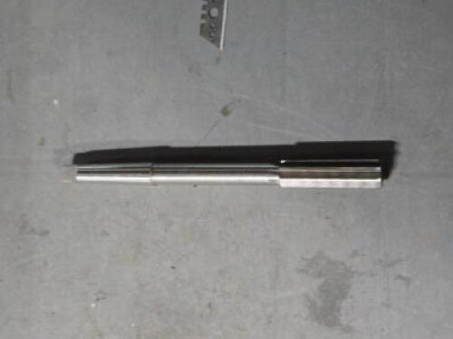 DESCRIPTION: (1) HSS CHUCKING REAMER BRAND MODEL WESTWARD 13H772 SIZE: 25/32" DIA RETAIL$: $49.22 QTY: 1