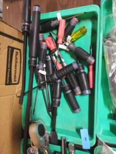 DESCRIPTION: (1) MISC TRAY OF TOOLSBRAND/MODEL: PROTOINFORMATION: INCLUDES DRIVERS, PRY BARSRETAIL: $250QTY: 1