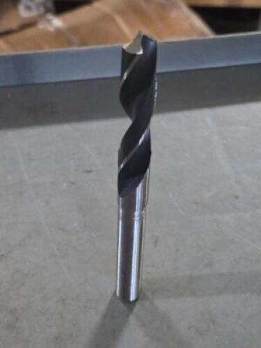 DESCRIPTION: (1) REDUCED SHANK DRILL BIT BRAND MODEL TMX 5-167-135 SIZE: 13.5mm 1/2" SD RETAIL$: $23.82 QTY: 1