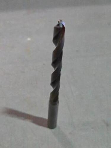 DESCRIPTION: (1) SOLID CARBIDE TAPER LNGT DRILL BIT BRAND MODEL OSG 68641182 SIZE: 9/32" DIA RETAIL$: $166.74 QTY: 1