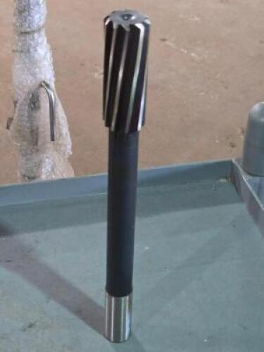 DESCRIPTION: (1) SP FL HSS CHUCKING REAMER BRAND MODEL VC 02310647 SIZE: 1" DIA RETAIL$: $190.00 QTY: 1