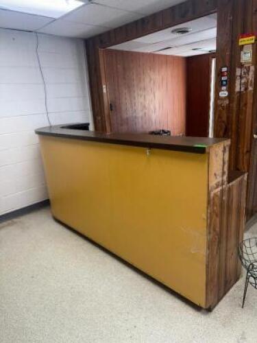 RECEPTIONIST COUNTER