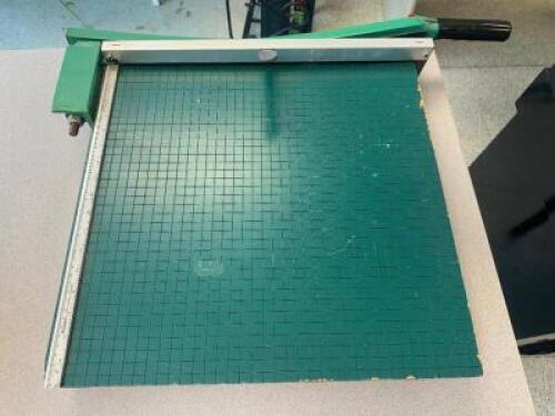 PAPER TRIMMER