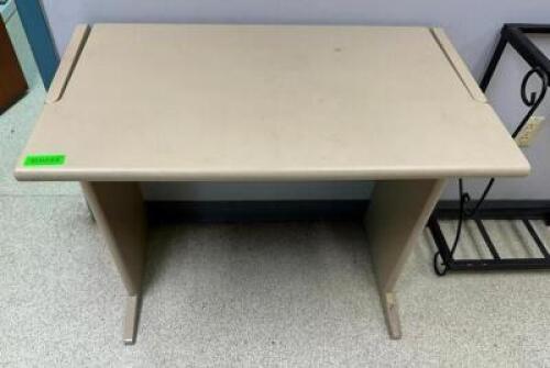 METAL DESK