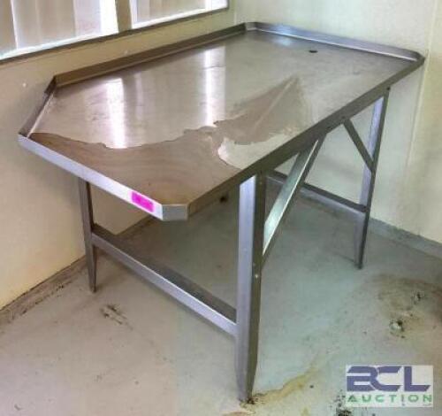 STAINLESS PROCESSING/WORK TABLE WITH PERIMETER LIP AND DRAIN HOLE