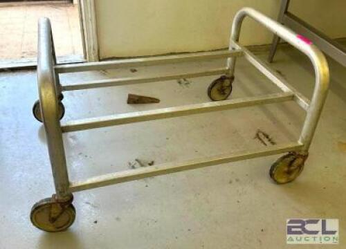 DOUBLE LUG DOLLY / ROALLBOUT BUS TUB CART