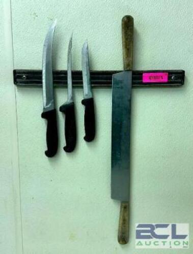MAGNETIC KNIFE RACK WITH ASSORTED KNIVES