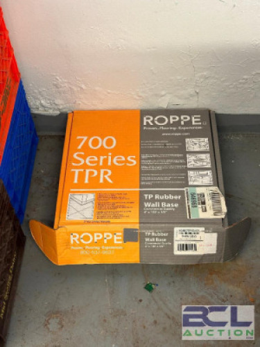 BOX OF 700 SERIES RUBBER WALL BASE